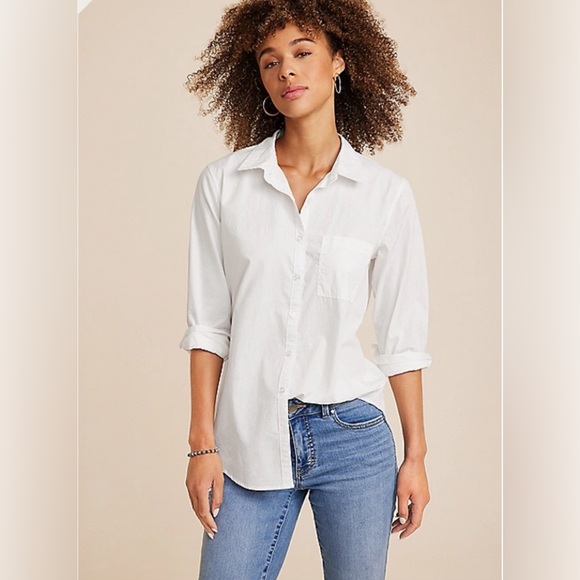 Old Navy Women’s Cloud Nine Relaxed Tencel Patch Pocket Button Down Shirt - Picture 2 of 16